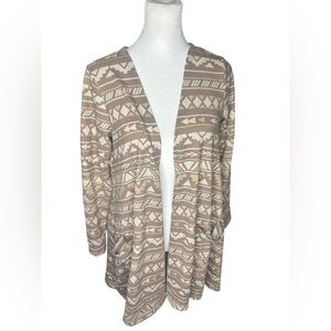 Tribal patterned neutral colored open cardigan with pockets women’s small